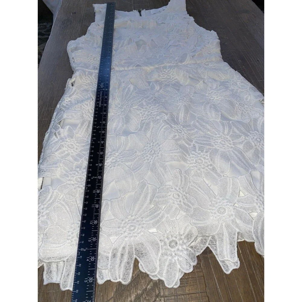 ASTR THE LABEL White Floral Lace Mini Dress Scalloped Hem Bridal Shower Large